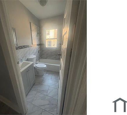 5th image of 29 Irving Ave #2