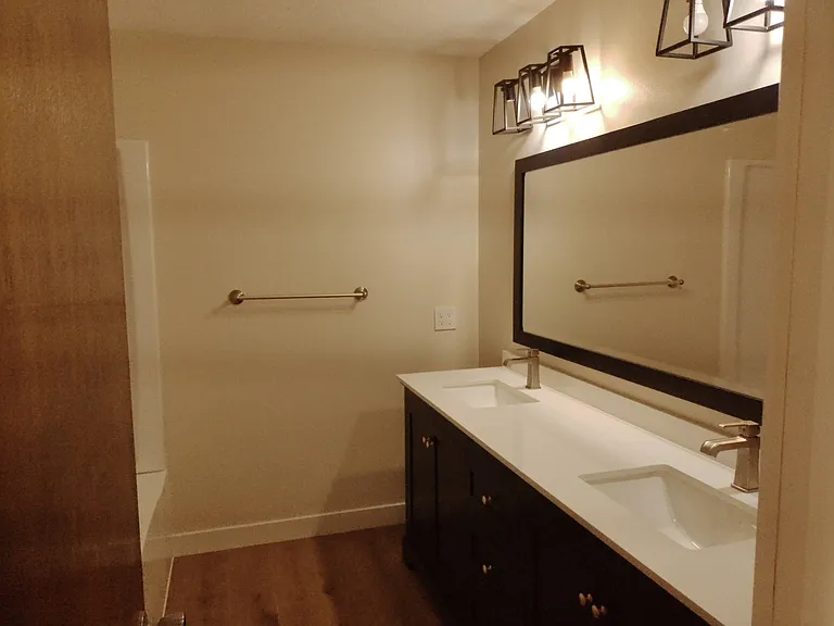 201 Circle Dr — Photo 17
