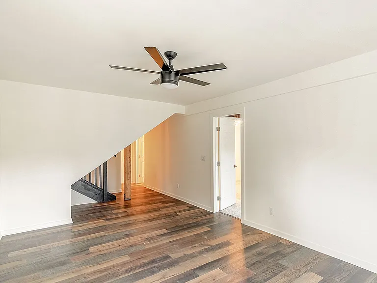 148 N Aspen St — Photo 12