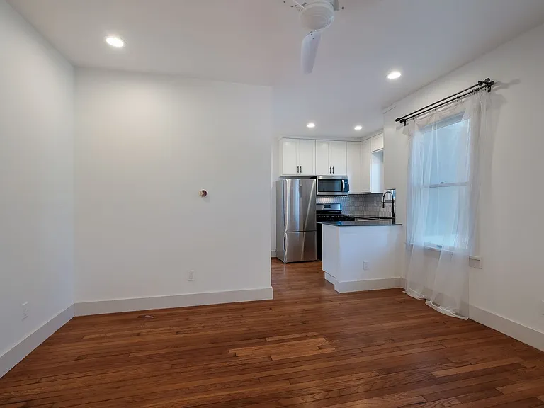 226 E Huisache Ave — Photo 6
