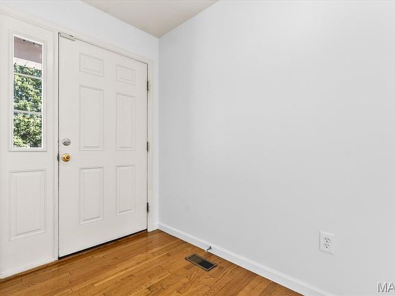 4th image of 9449 Marbarry Dr