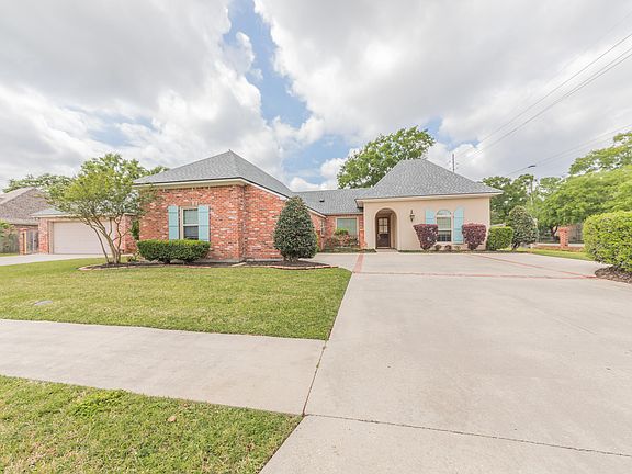 4th image of 100 Woodlake Ln