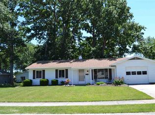 1921 Legoma Dr, Fort Wayne, IN 46819