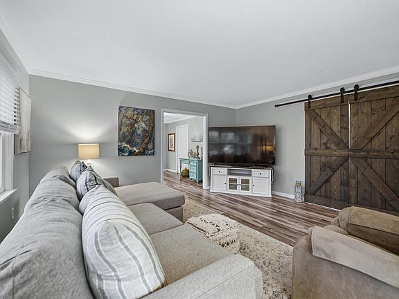 3rd image of 2992 N Tiffany Dr
