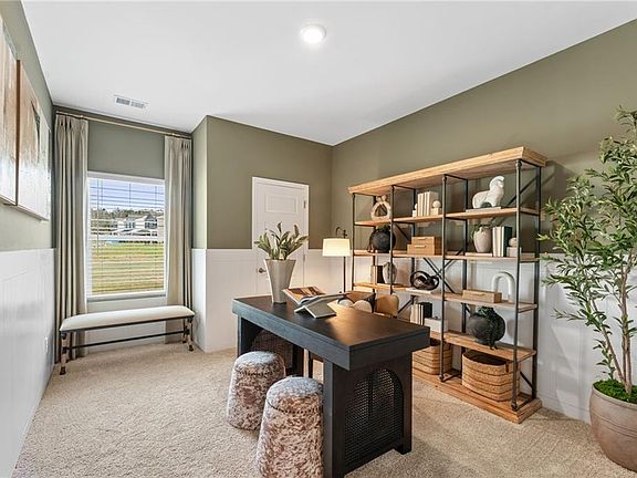 4th image of 334 Wildflower Cir