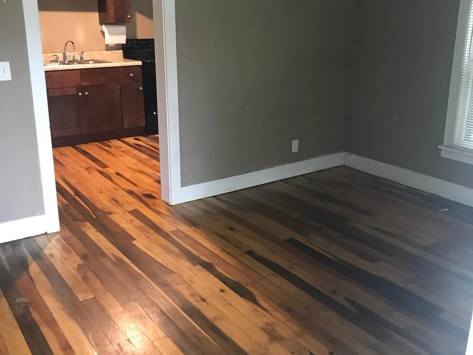 2 bed, 750 sqft, $725 — Photo 2