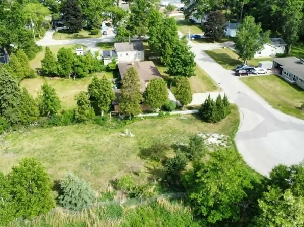 2040 Lone Grove Ave, Green Bay, WI 54303