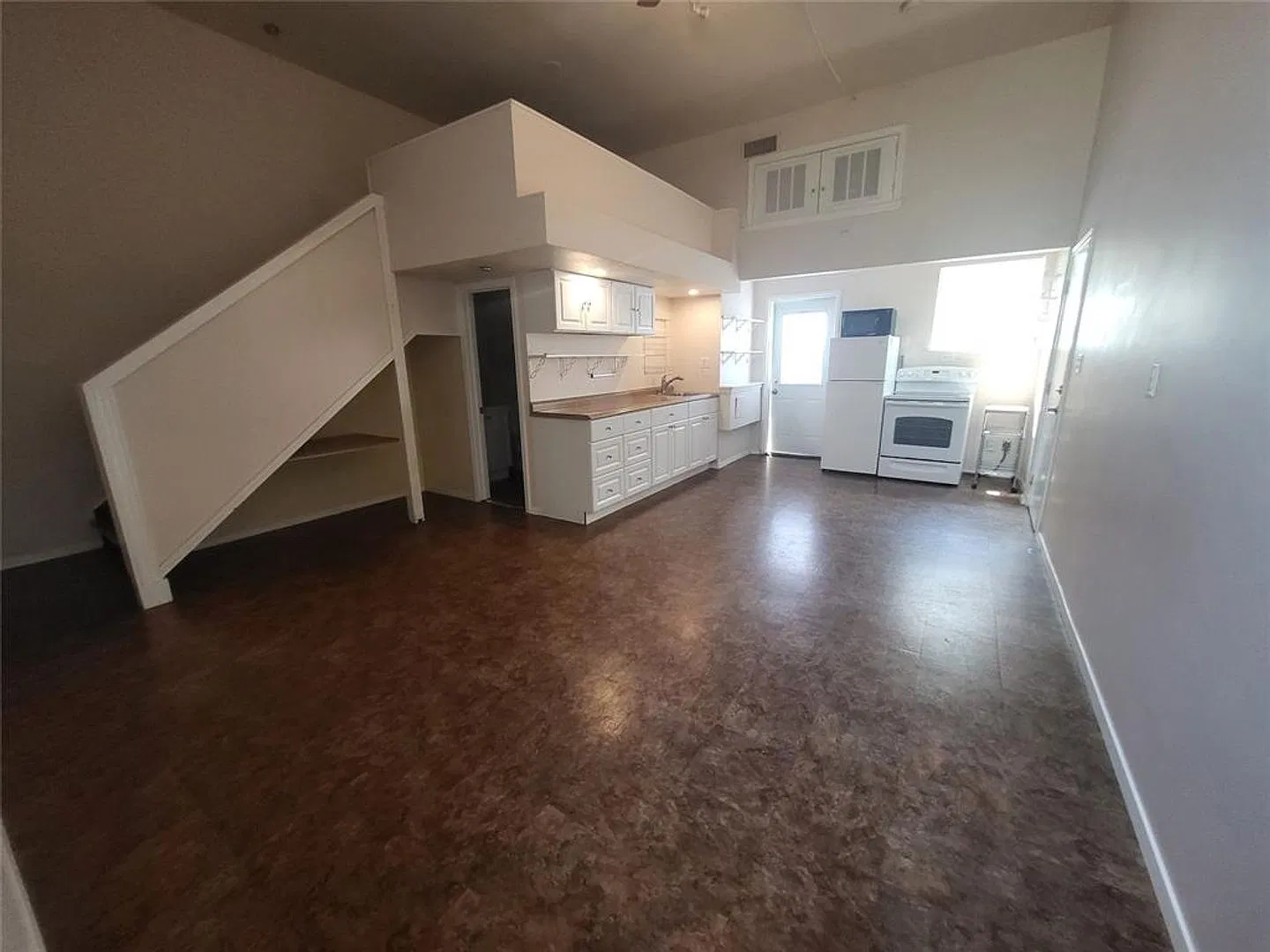 2200 Curtis Avenue — Photo 4