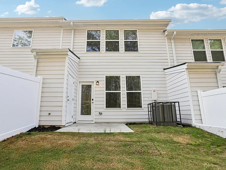 Quinn Residences at Pates Creek — Photo 38