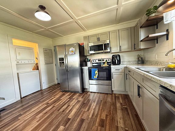 5th image of 814 Heber Springs Rd