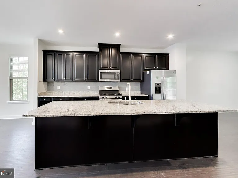 8012 Spring Arbor Dr — Photo 7