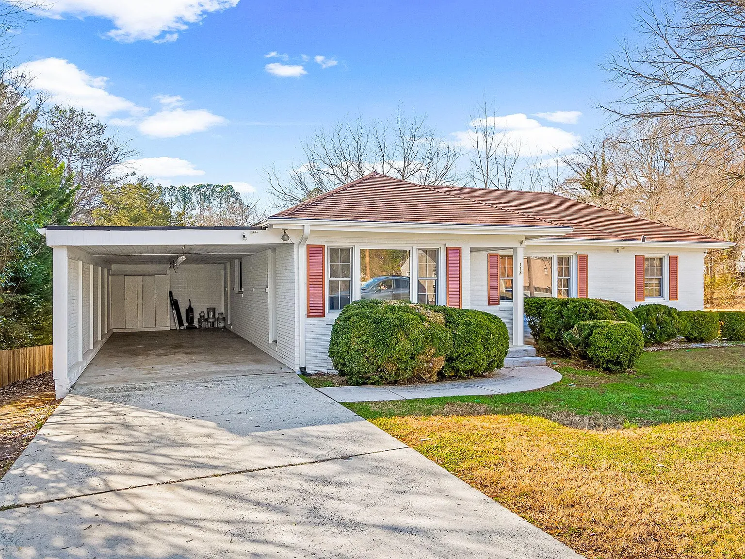 114 Woodale Dr — Photo 4