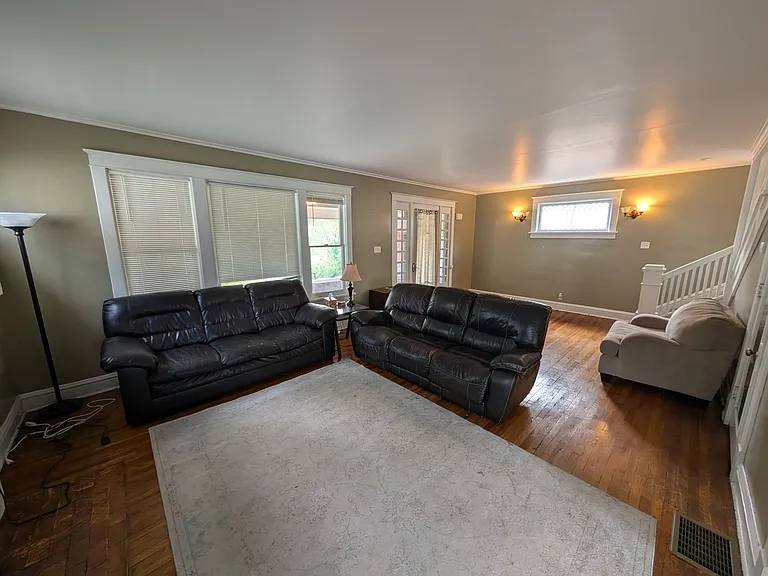 929 Riley St — Photo 20