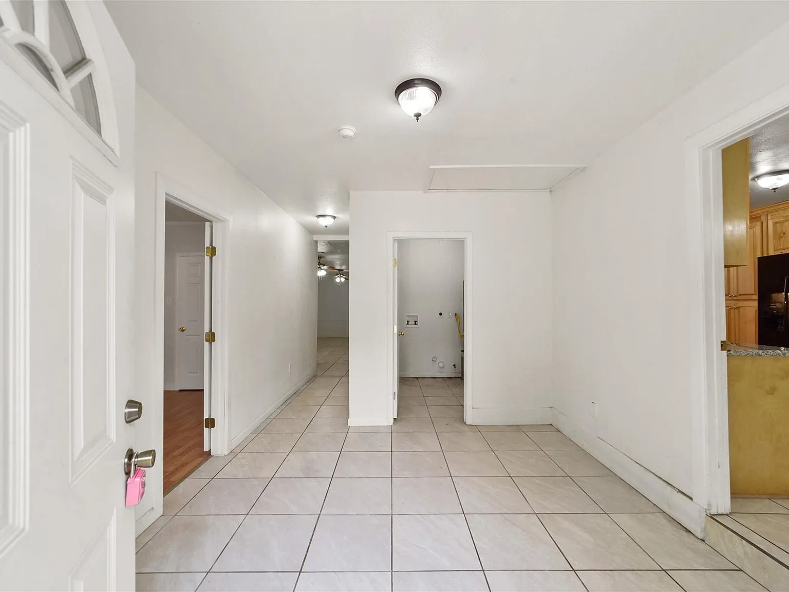 5 bed, 3.0 bath, 2331 sqft, $1,950 — Photo 3
