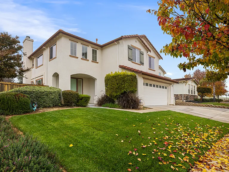 729 Copperfield Ct — Photo 2
