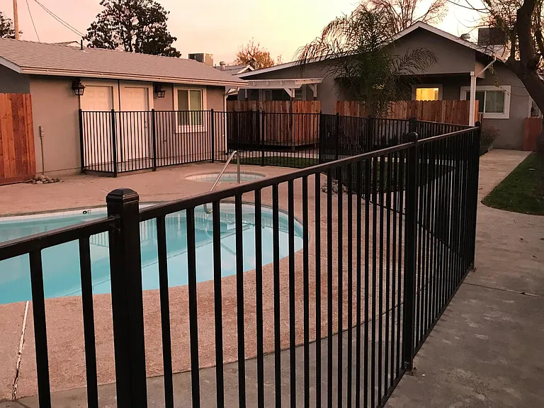 1131 Tulare St — Photo 11