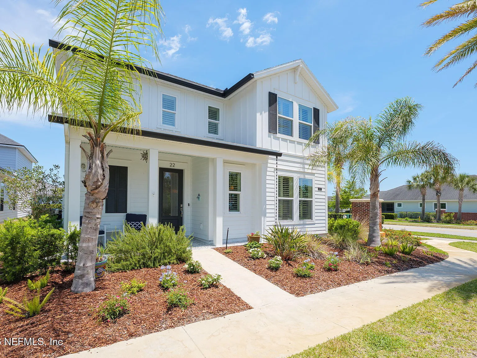 4 bed, 2.5 bath, 2456 sqft, $4,200 — Photo 3