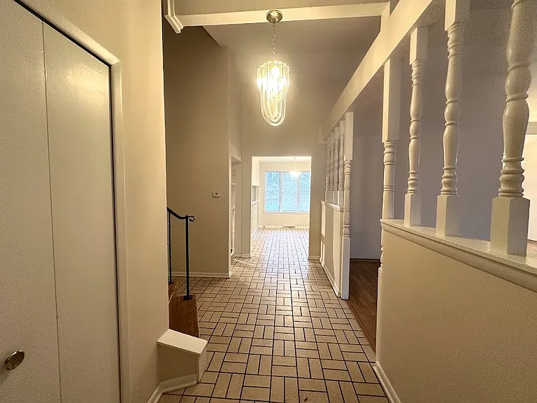 33365 Rockford Dr — Photo 4