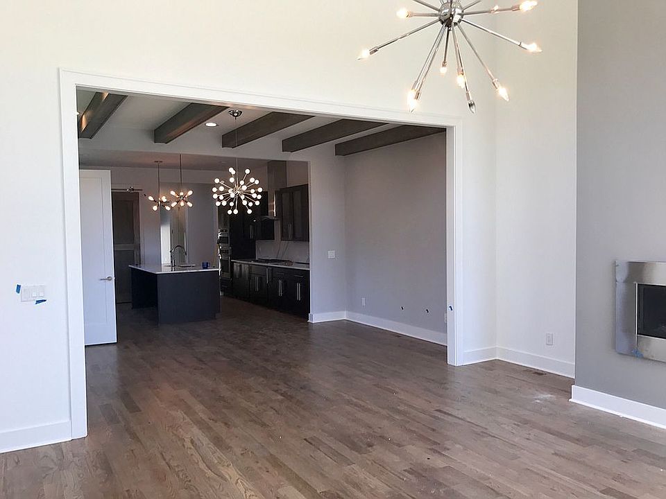 1st image of 905 15th Ave S