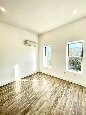Rented by Pear NYC LLC | media 37