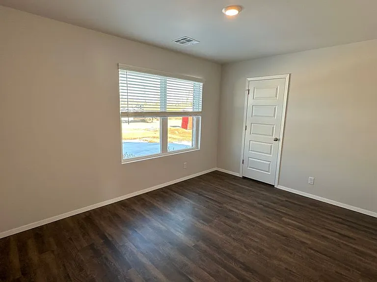 8307 E Queens St — Photo 15