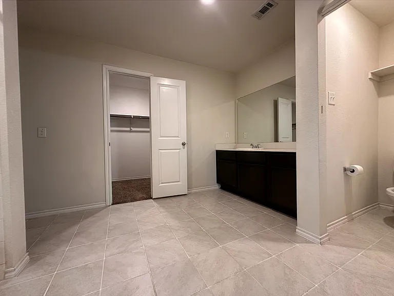 804 Meadow Wood Ln — Photo 9