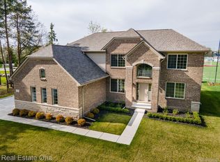 1685 Wattles Rd, Troy, MI 48085