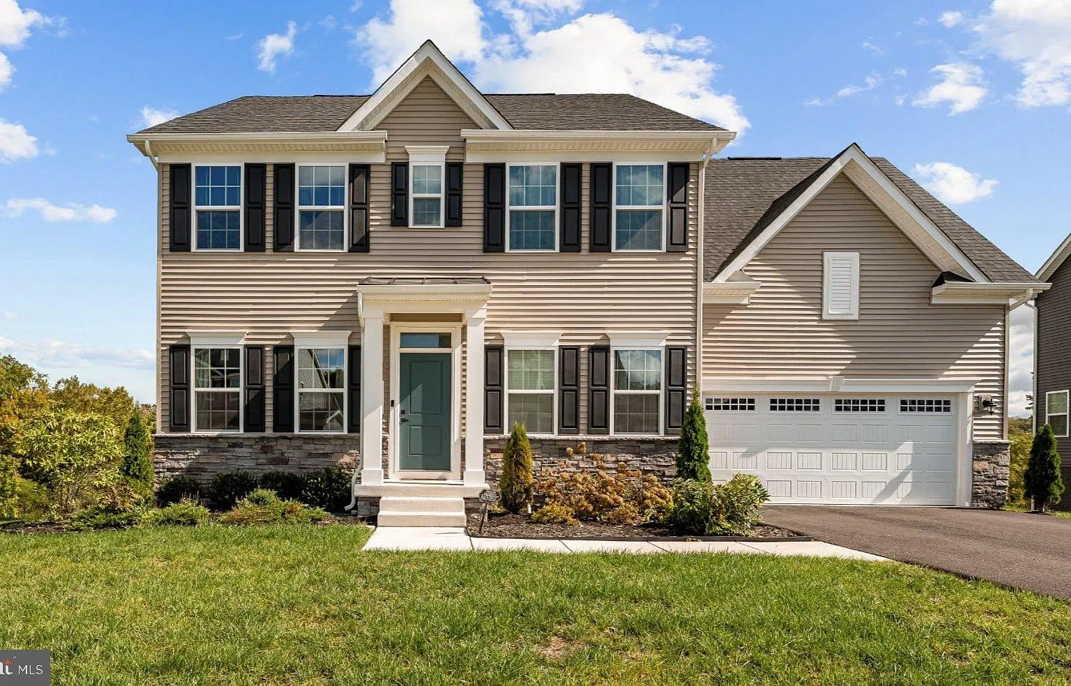 4 bed, 3.5 bath, 3172 sqft, $4,250 — Photo 1