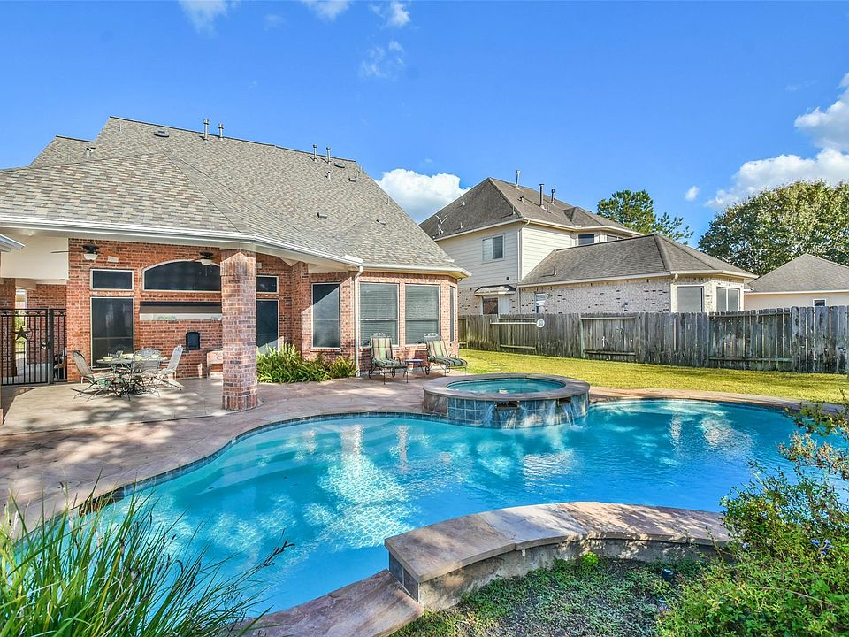 1st image of 15807 Lower Lake Dr