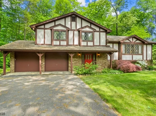 85 Bear Mountain Rd, Ringwood Boro, NJ 07456