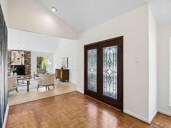 4th image of 11523 Highgrove Dr