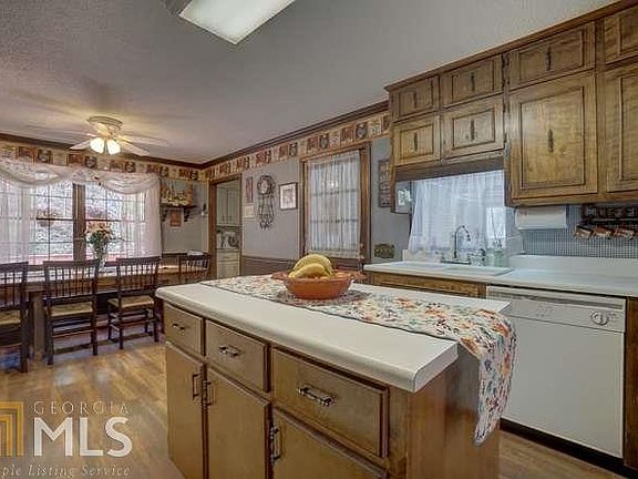 5th image of 849 Rose Petal Ln