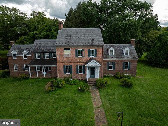 2nd image of 2173 Johns Hopkins Rd