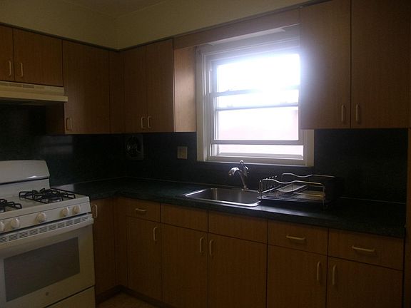 4th image of 4804 201st St
