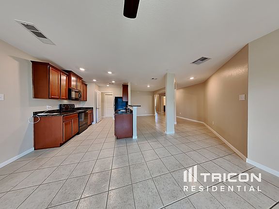 2nd image of 816 Painted Bison Dr
