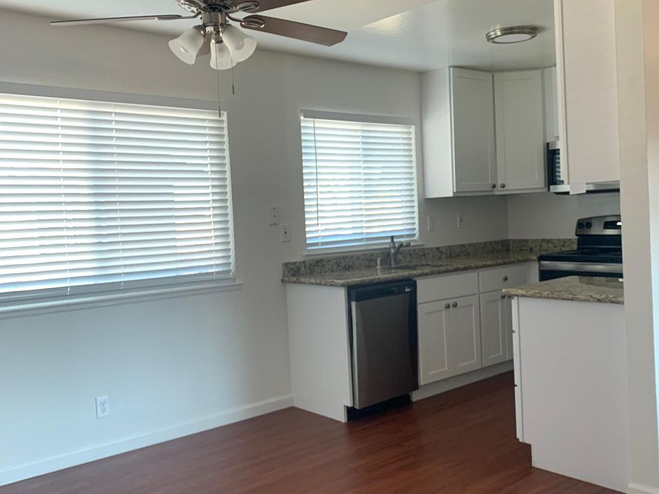 1st image of 4-443 Pinehurst Ave #4