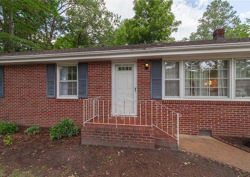 Welcome home to 4216 Genoa Crescent in Chesapeake!