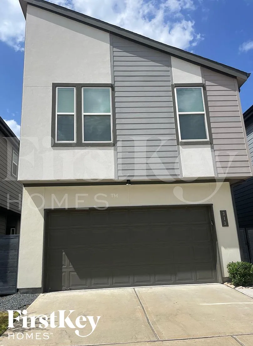 3 bed, 2.5 bath, 1619 sqft, $2,155 — Photo 1