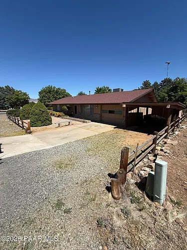 887 N Cochise Dr Photo 1