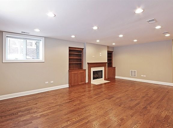 3rd image of 4927 N Washtenaw Ave #G