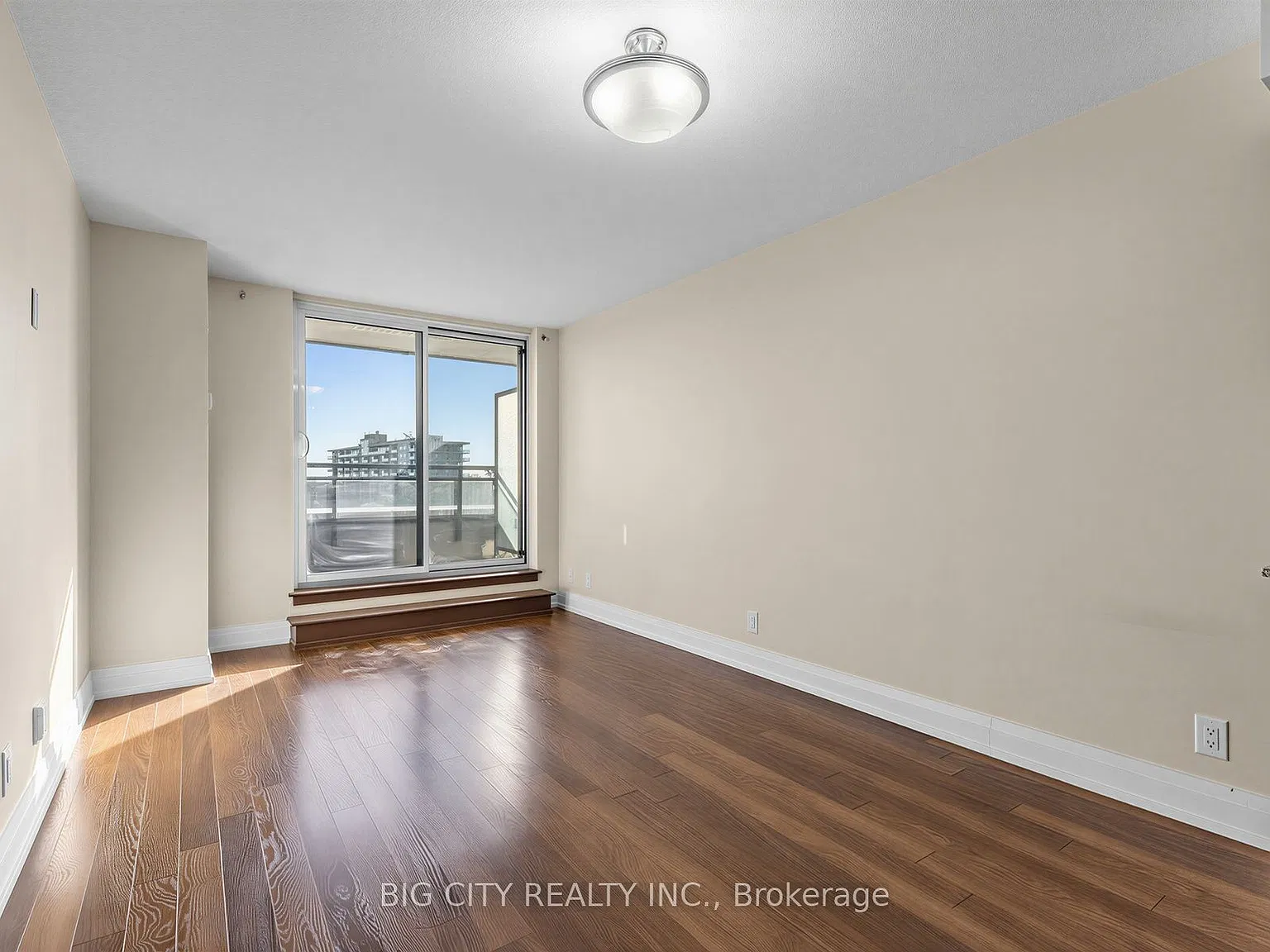 2 bed, $2,400 — Photo 4