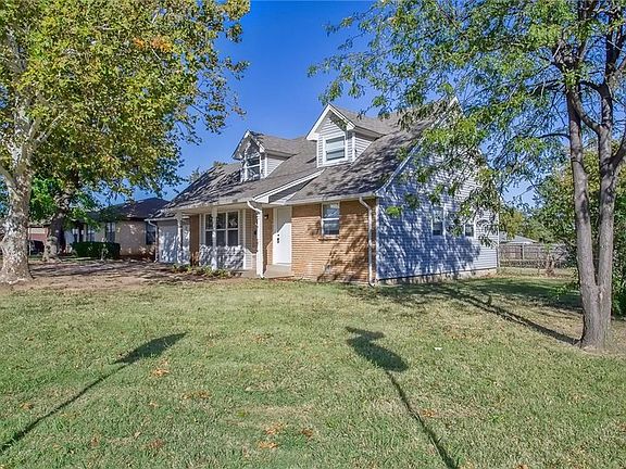 2nd image of 1001 SW 66th St