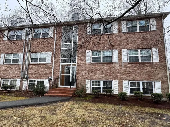 52 Farrwood Ave APT 6, North Andover, MA 01845