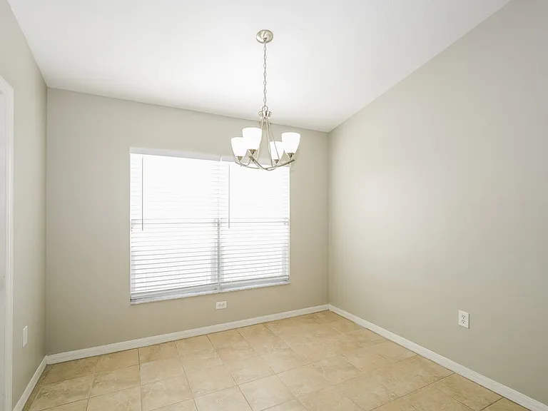 423 Fern Gulley Dr — Photo 5