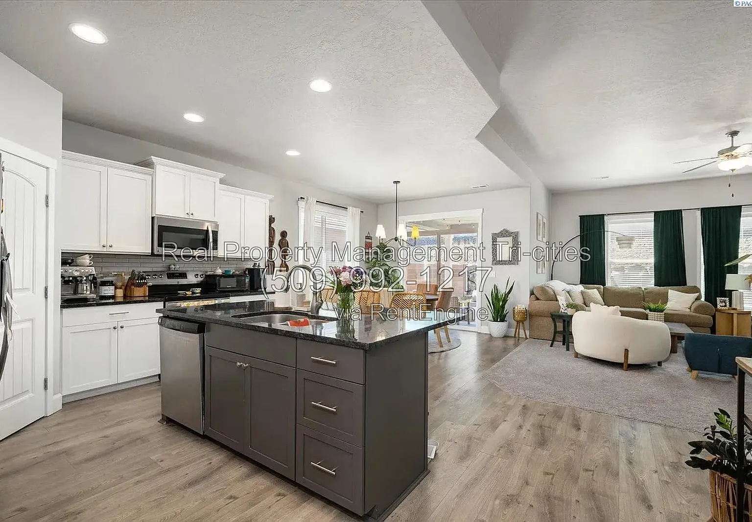 4 bed, 2.0 bath, 1876 sqft, $2,795 — Photo 4