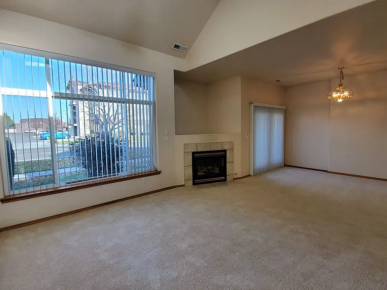 427 Columbia Point Dr — Photo 7