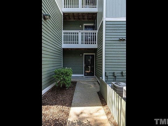 4th image of 1010 Nicholwood Dr APT 205