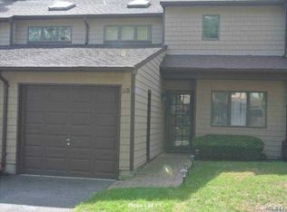 33 Jeremy Cir, Nesconset, NY 11767