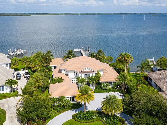 2nd image of 275 Riverway Dr