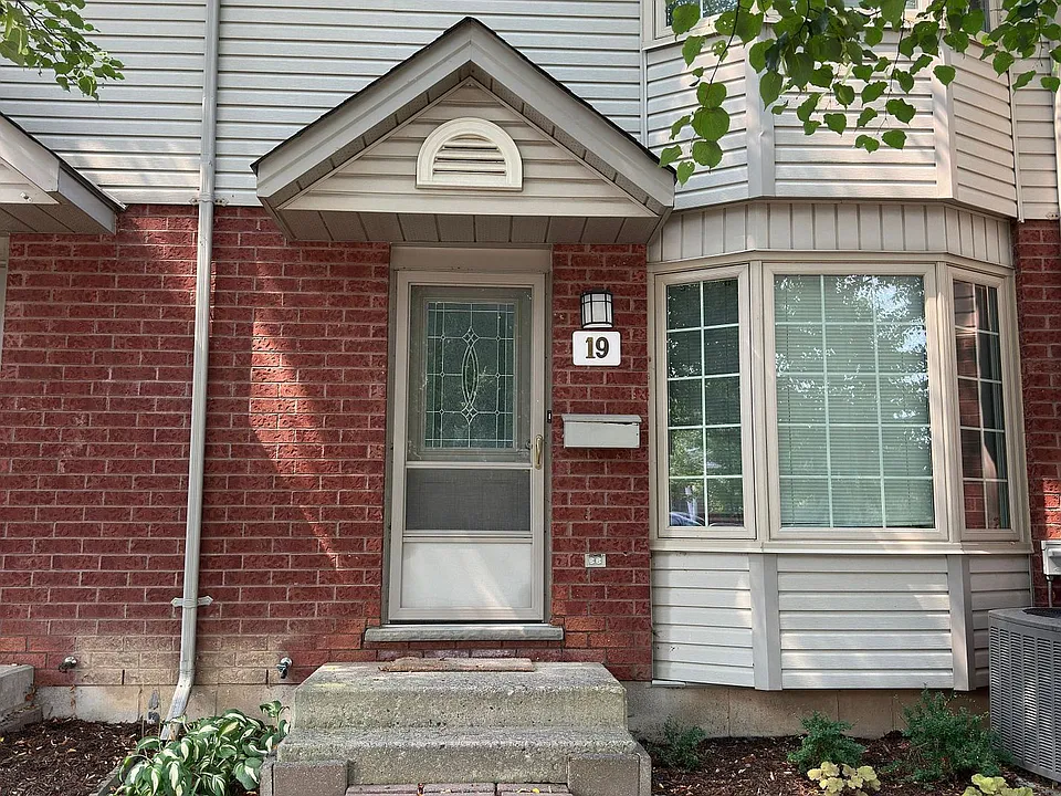 70 Chapman Ct #19